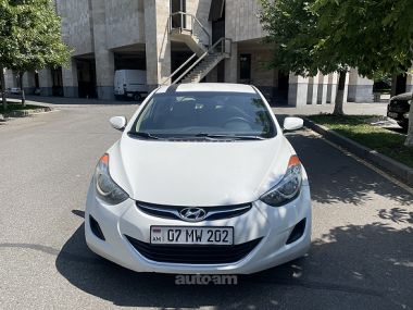 Hyundai Elantra  2011 