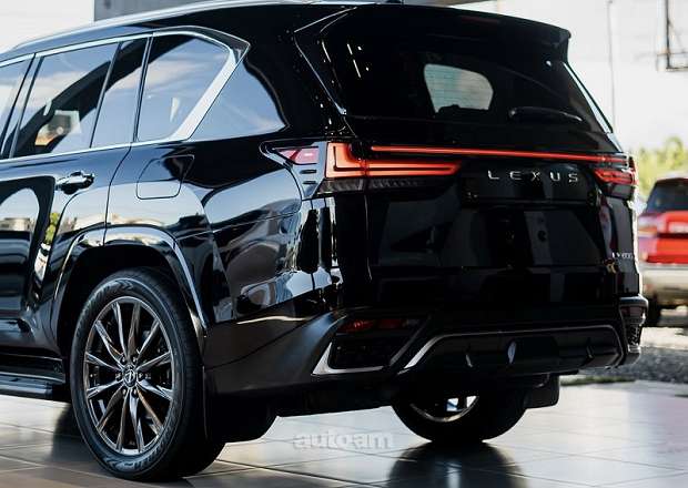 Lexus LX 600