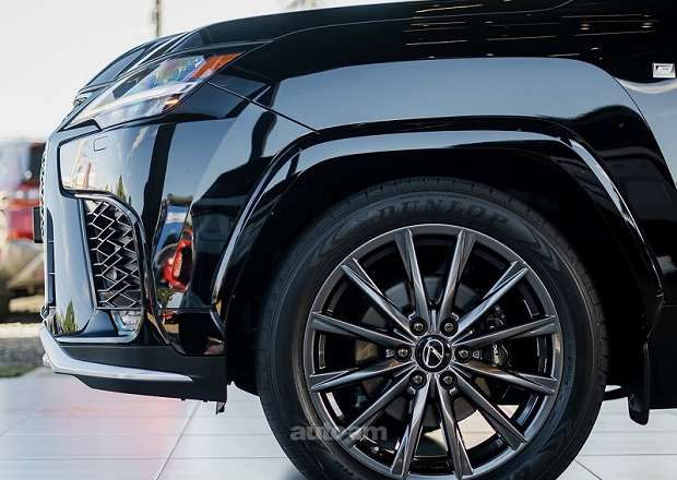 Lexus LX 600