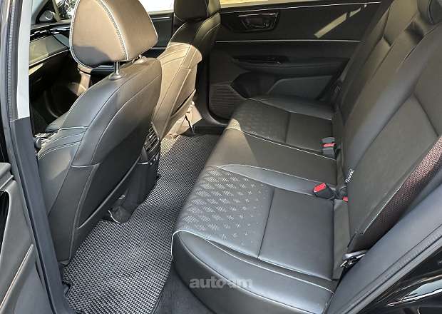 Honda e:NP2