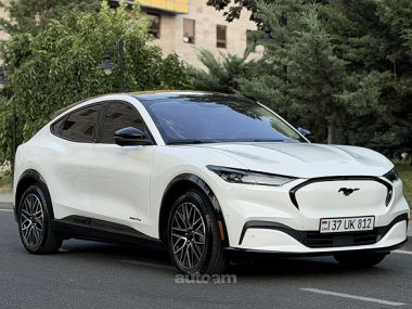Ford Mustang  2024 