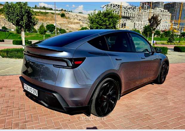 Tesla Model Y 2026 — լուսանկար 3