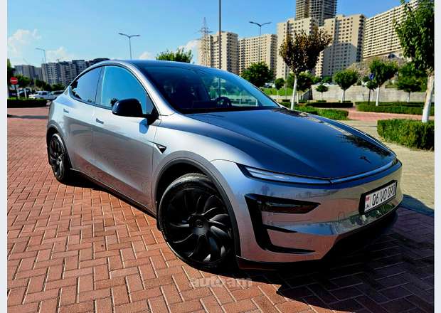 Tesla Model Y 2026 — լուսանկար 1