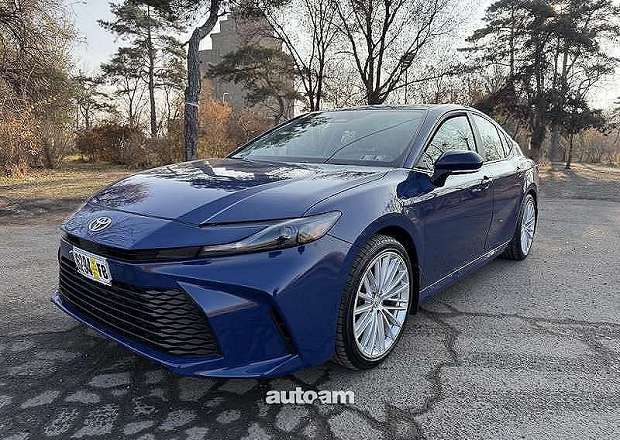 Toyota Camry 2025 — լուսանկար 1
