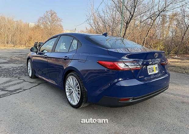 Toyota Camry 2025 — լուսանկար 6