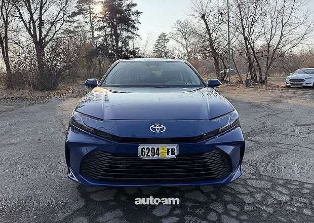 Toyota Camry 2025 — լուսանկար 7