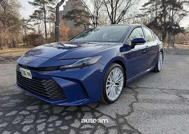 Toyota Camry 2025 — լուսանկար 4