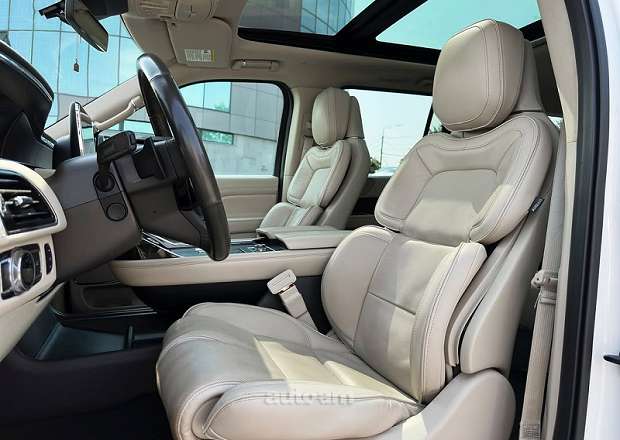 Lincoln Navigator
