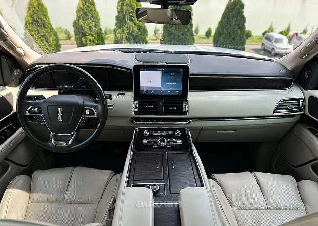 Lincoln Navigator