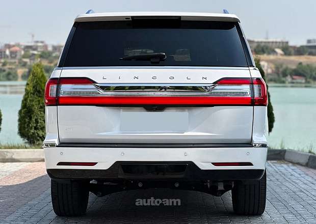 Lincoln Navigator