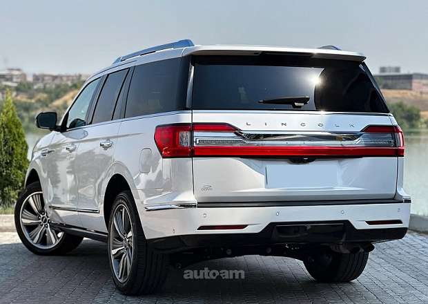 Lincoln Navigator
