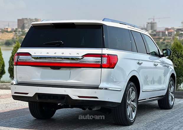 Lincoln Navigator