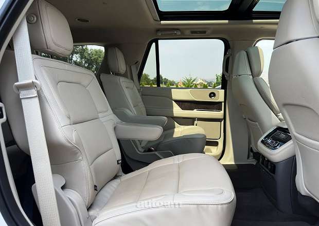 Lincoln Navigator