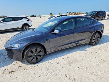 Tesla Model 3  2026 