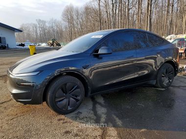 Tesla Model Y  2026 