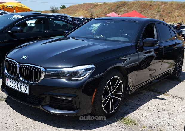 BMW 740 2019 — photo 4