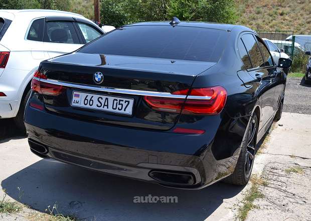 BMW 740 2019 — photo 15