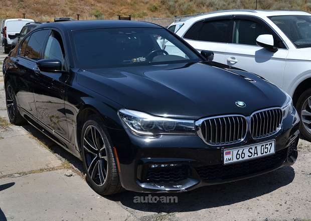BMW 740 2019 — photo 3