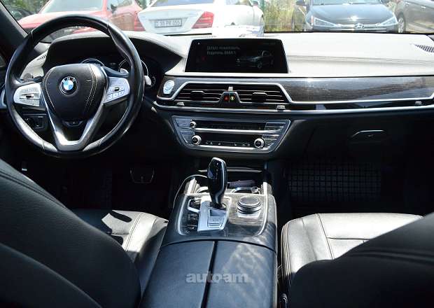 BMW 740 2019 — photo 5
