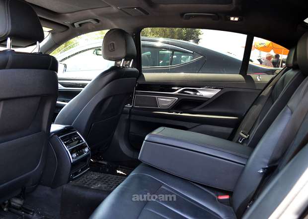 BMW 740 2019 — photo 8