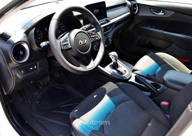 Kia Forte 2019 — լուսանկար 10