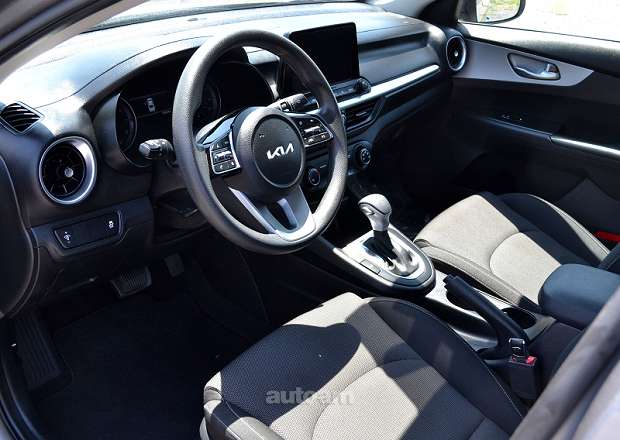 Kia Forte 2023 — լուսանկար 11