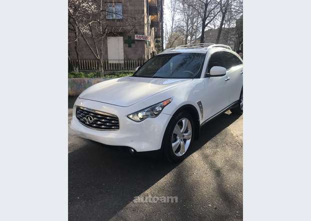 Infiniti FX35 2010 — photo 1