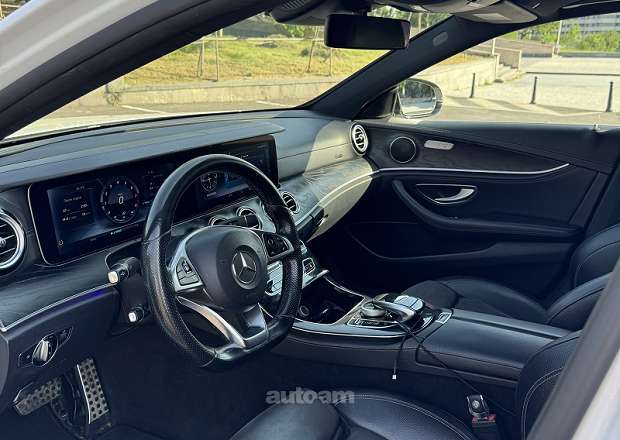 Mercedes-Benz E 200 2016 — photo 2