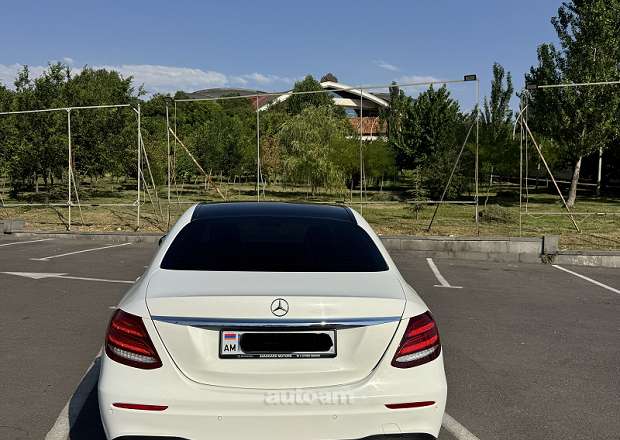 Mercedes-Benz E 200 2016 — photo 3