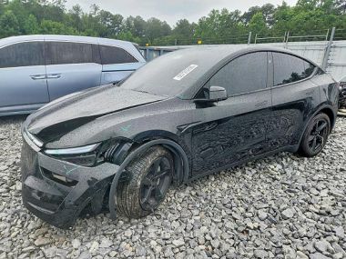 Tesla Model Y  2026 