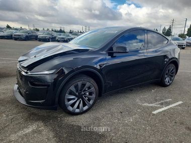 Tesla Model Y  2026 