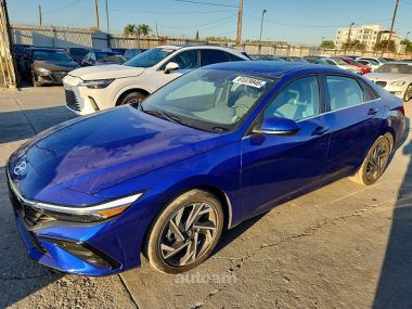 Hyundai Elantra  2025 