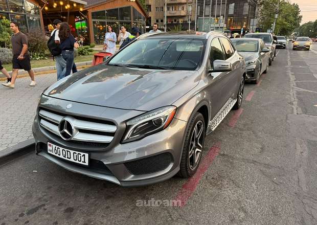 Mercedes-Benz GLA 250