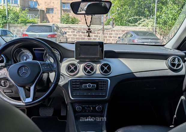 Mercedes-Benz GLA 250