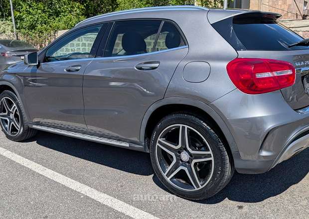 Mercedes-Benz GLA 250
