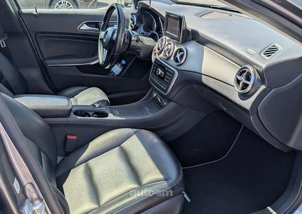 Mercedes-Benz GLA 250