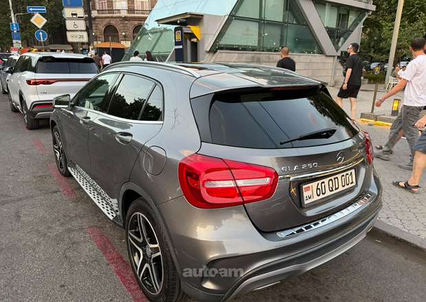 Mercedes-Benz GLA 250