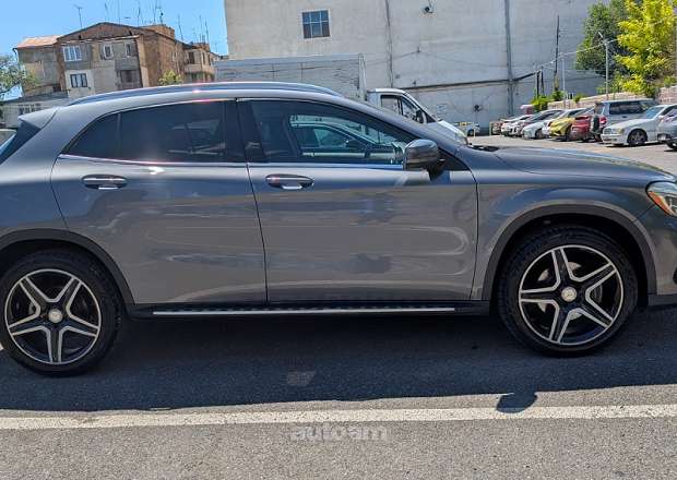 Mercedes-Benz GLA 250