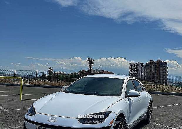 Hyundai Ioniq 2023 — photo 1