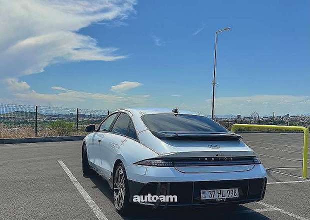 Hyundai Ioniq 2023 — photo 4