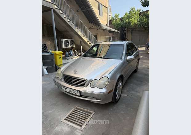 Mercedes-Benz C 230