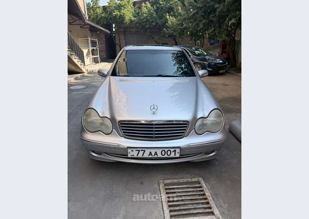 Mercedes-Benz C 230