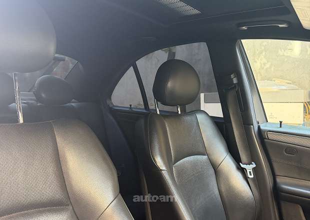 Mercedes-Benz C 230