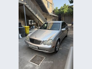 Mercedes-Benz C 230  2003 