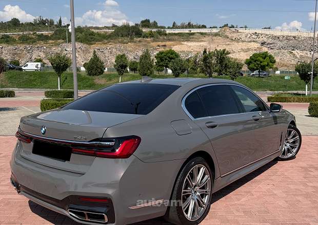 BMW 740