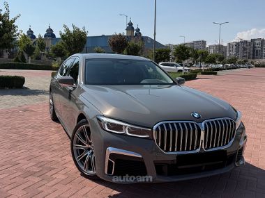 BMW 740  2020 