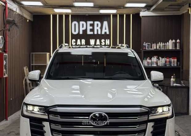 Toyota Land Cruiser 300