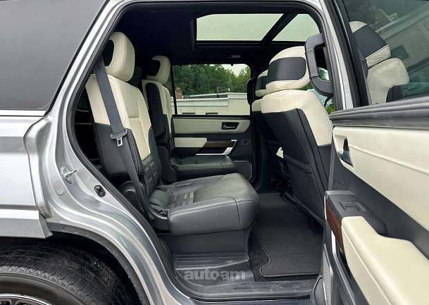 Toyota Sequoia