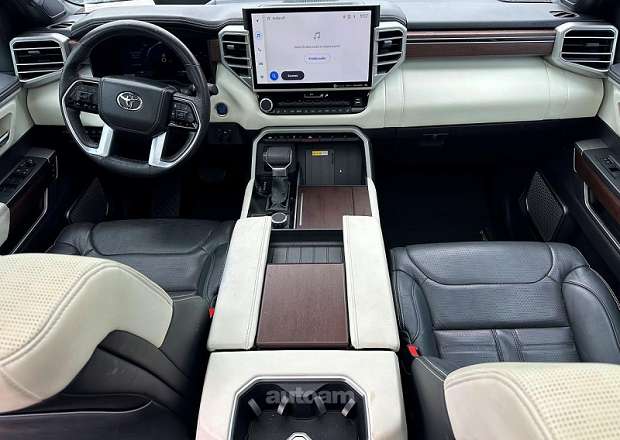 Toyota Sequoia