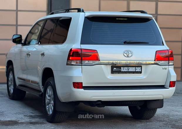 Toyota Land Cruiser 200